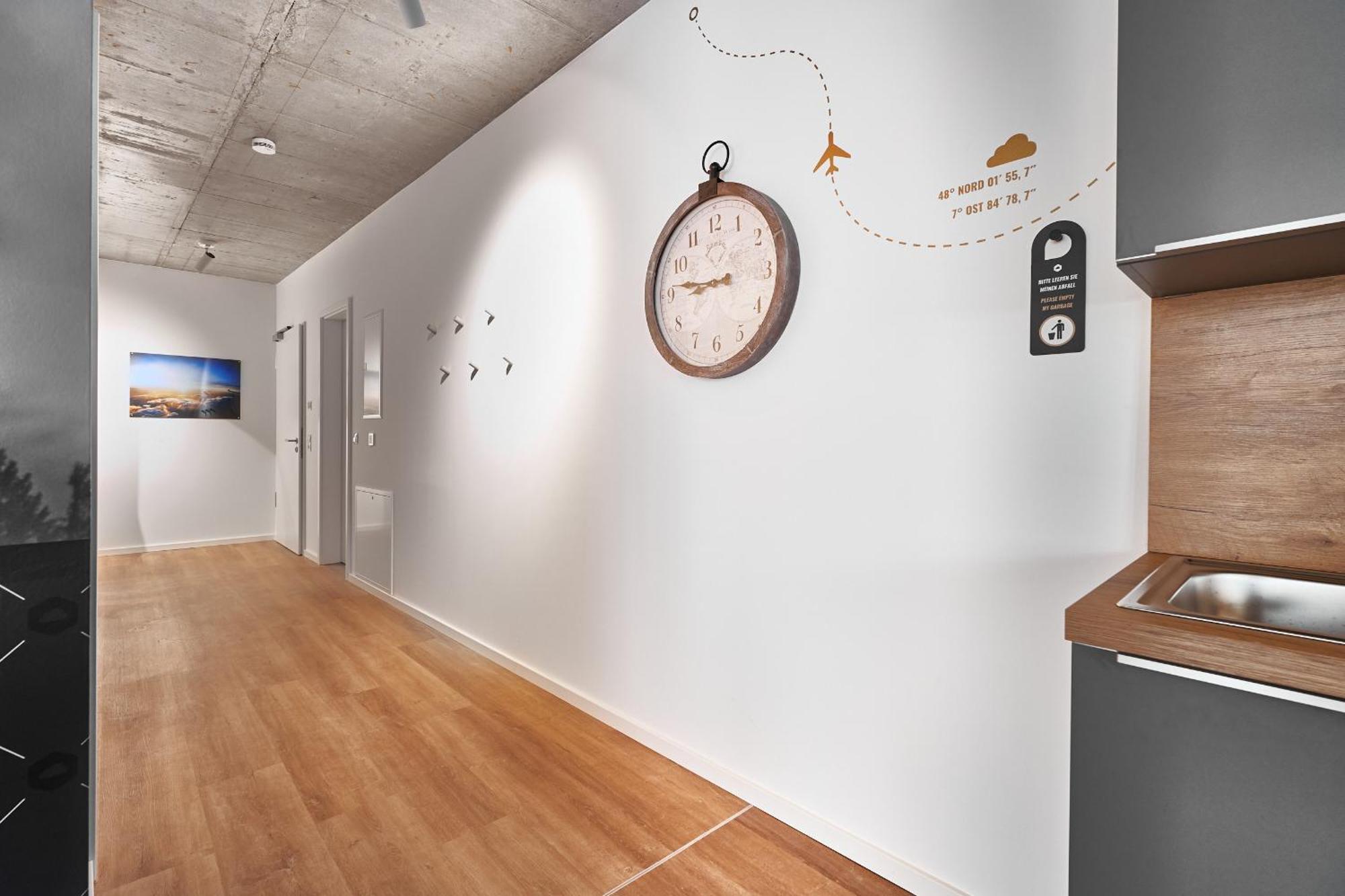 The Cloud Suite Apartments Фрайбург Номер фото